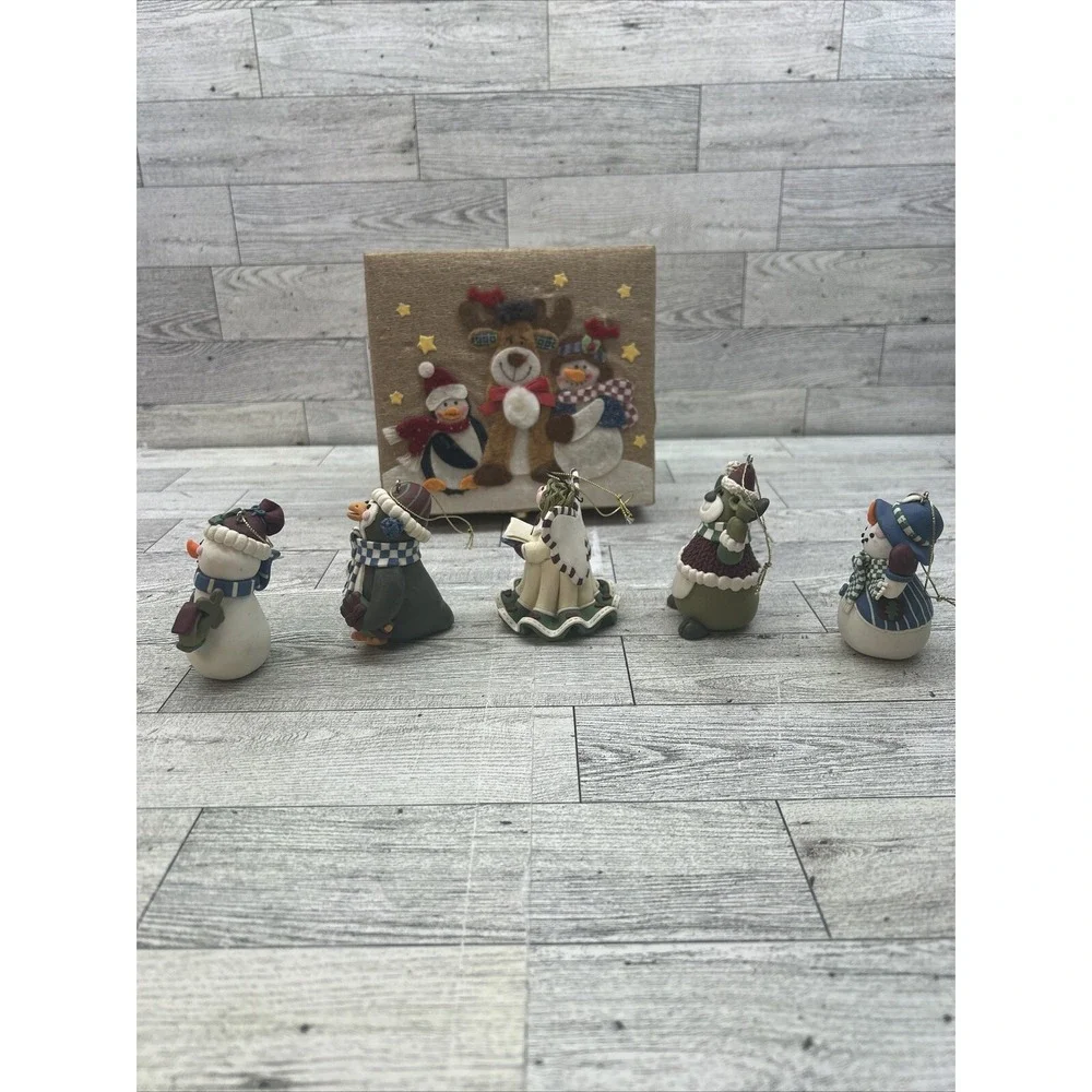 5 Vintage Handmade Polymer Clay Christmas Ornaments & Decorative Box‎
